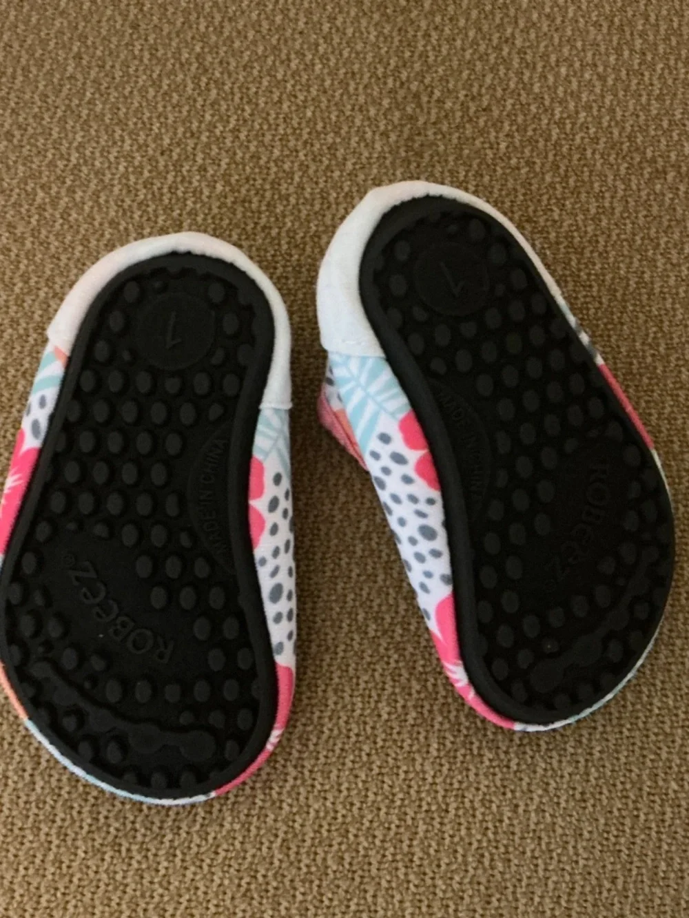 Robeez - girl infant water shoes